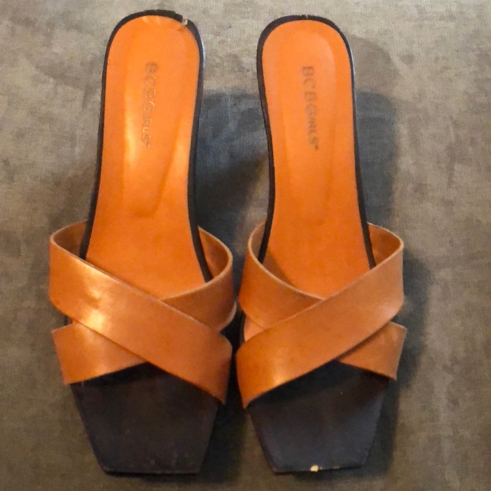 BCBG orange platform size 8